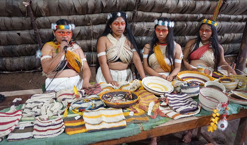 2025-11-10_jwl-waorani-ecuador_handicraft